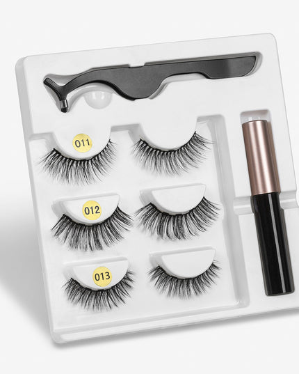 A Pair Of False Eyelashes With Magnets In Fashion