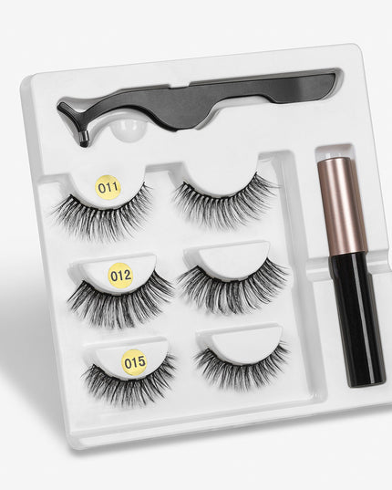 A Pair Of False Eyelashes With Magnets In Fashion